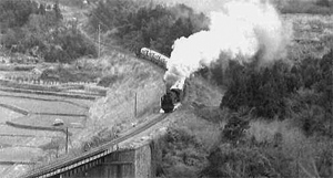 香春～採銅所間を走る機関車