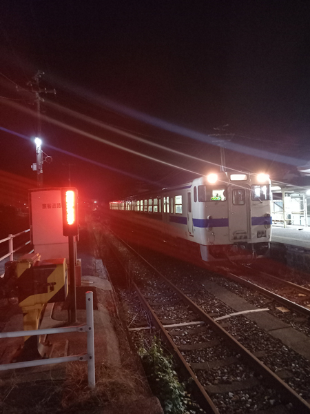 ナイトトレイン(夜汽車)発車前